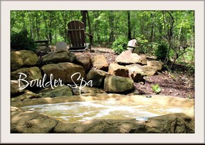 Outdoor spa tub - Creek Treehouse Atrium Hot Tub Buffalo (St Joe)