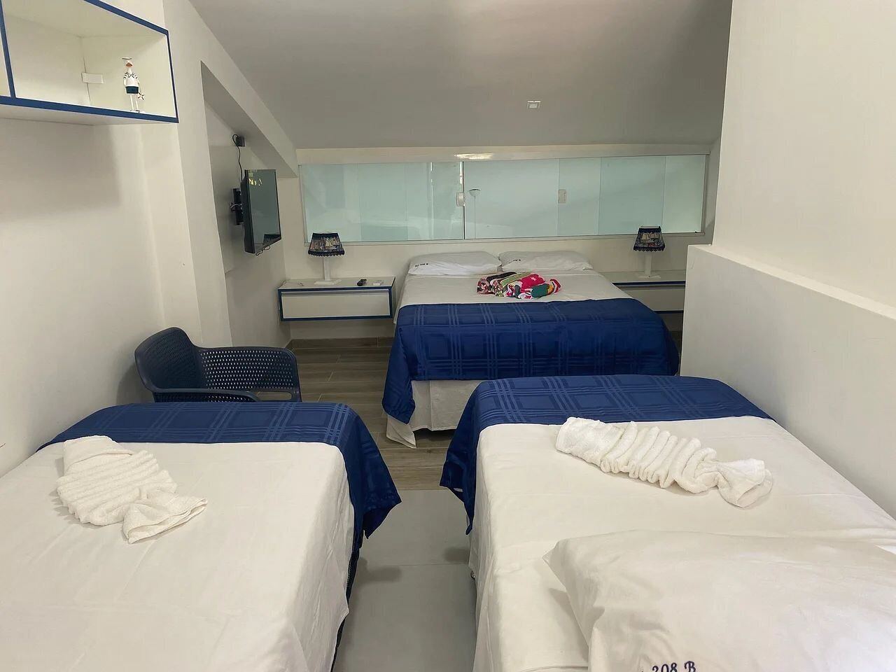 Apartamento | Cortinas blackout, ferros/tábuas de passar roupa, Wi-Fi de cortesia