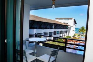 Basic Apartment | Outdoor dining - Maui Beach Residence (Tamandaré)