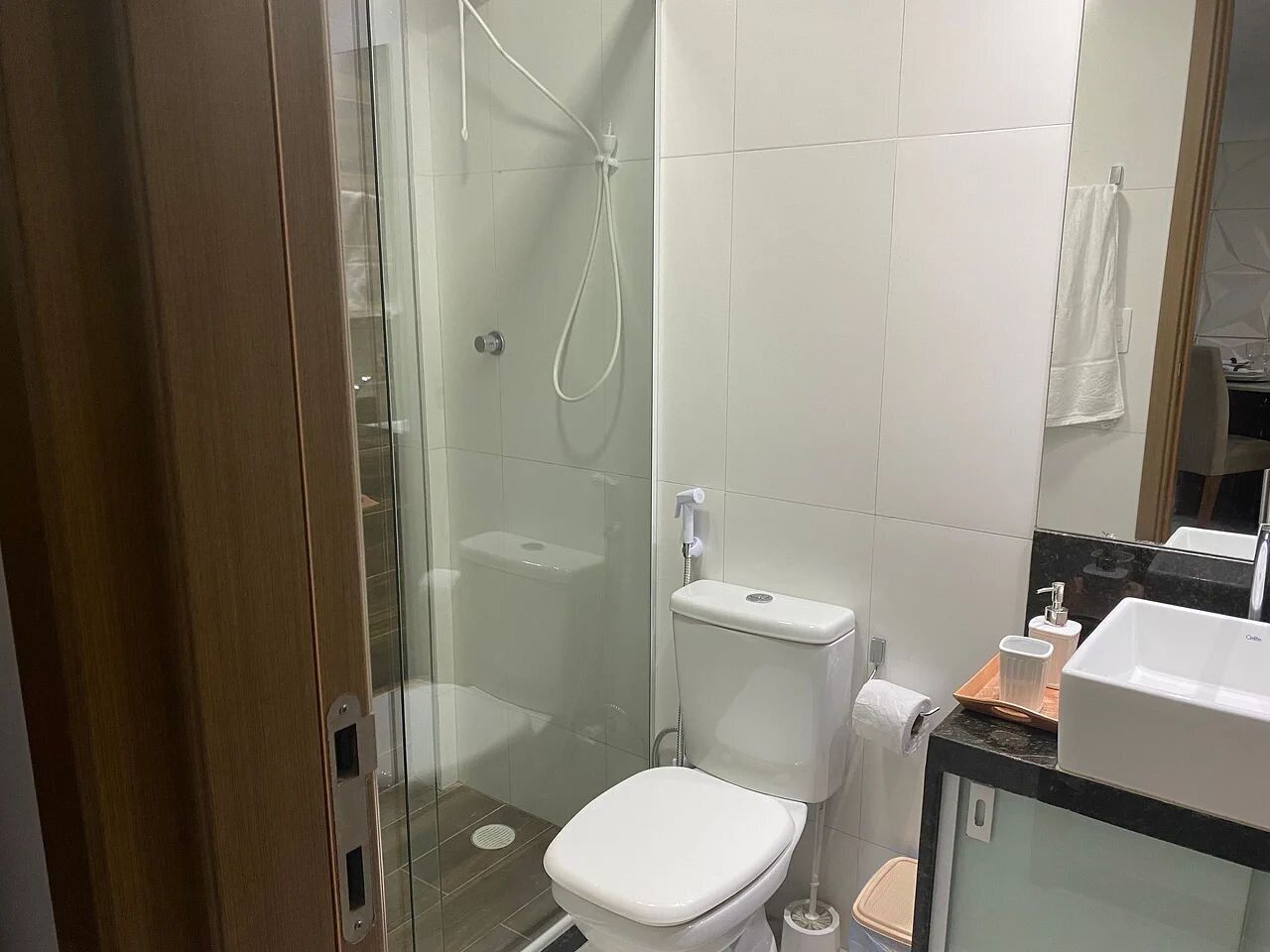 Apartment | Bathroom | Shower, hair dryer, towels, soap