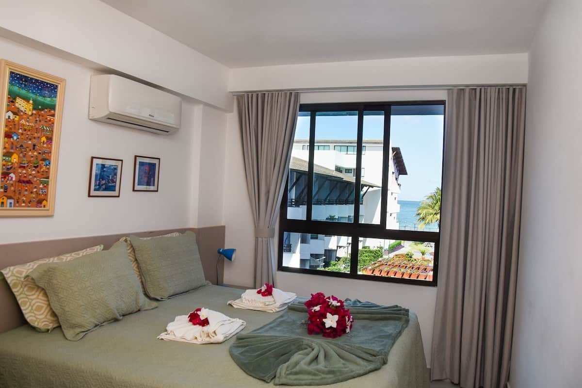 Apartment | Premium bedding, blackout drapes, iron/ironing board, cribs (free)