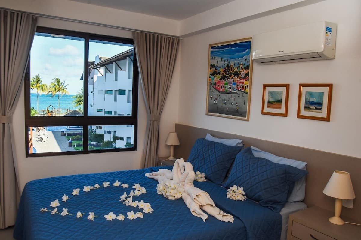 Apartment | Premium bedding, blackout drapes, iron/ironing board, cribs (free)