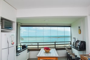 Apartment | Private kitchen - Maui Beach Residence (Tamandaré)