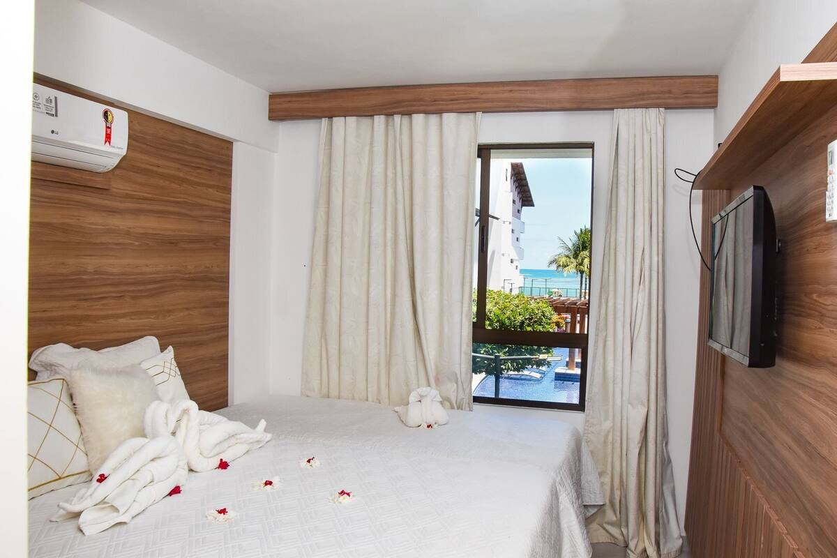 Apartment | Premium bedding, blackout drapes, iron/ironing board, cribs (free)