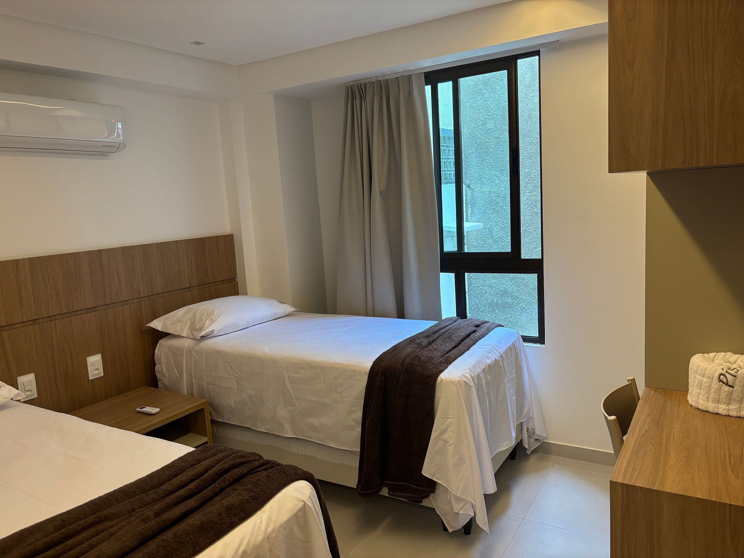 Apartamento | Cortinas blackout, ferros/tábuas de passar roupa, Wi-Fi de cortesia