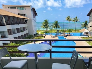 Basic Apartment | Outdoor dining