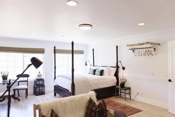 4 bedrooms, travel cot, free WiFi, bed sheets