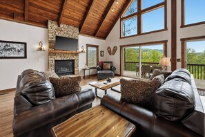 Smart TV, fireplace, DVD player, foosball - Fireplace Deck, Game Room & Mountain Vibes (McHenry)