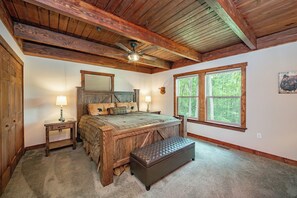5 bedrooms, iron/ironing board, free WiFi, bed sheets - Fireplace Deck, Game Room & Mountain Vibes (McHenry)