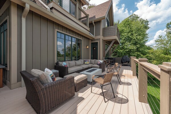 屋外ダイニングエリア