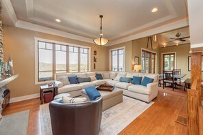 Smart TV, fireplace, video games, DVD player