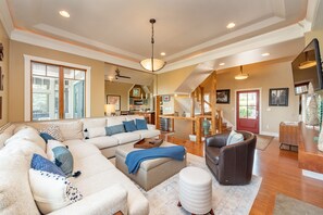 تلفزيون ذكي، مدفأة، ألعاب فيديو، مشغل دي في دي