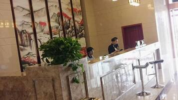 المنشأة من الداخل