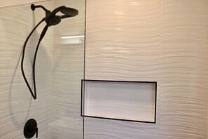 Hair dryer, towels - Bakersfield Sunset Stay (Bakersfield)