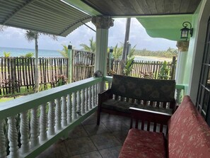 Sailor's Quarter | شرفة/رواق