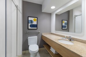 Free toiletries, hair dryer, towels - City Express by Marriott Bemidji (Bemidji)