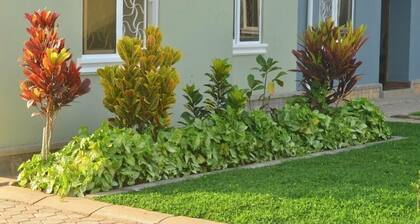 Migingo Suites Entebbe Airport & Lake view Gem