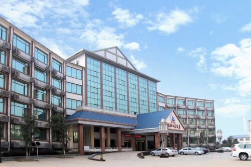 Sanhu Holiday Hotel