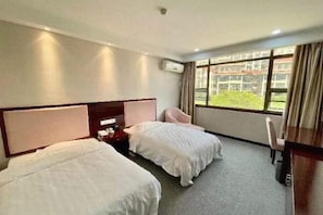 Room - Sanhu Holiday Hotel (Jiayu)