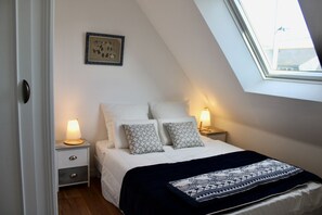 6 bedrooms, iron/ironing board, free WiFi