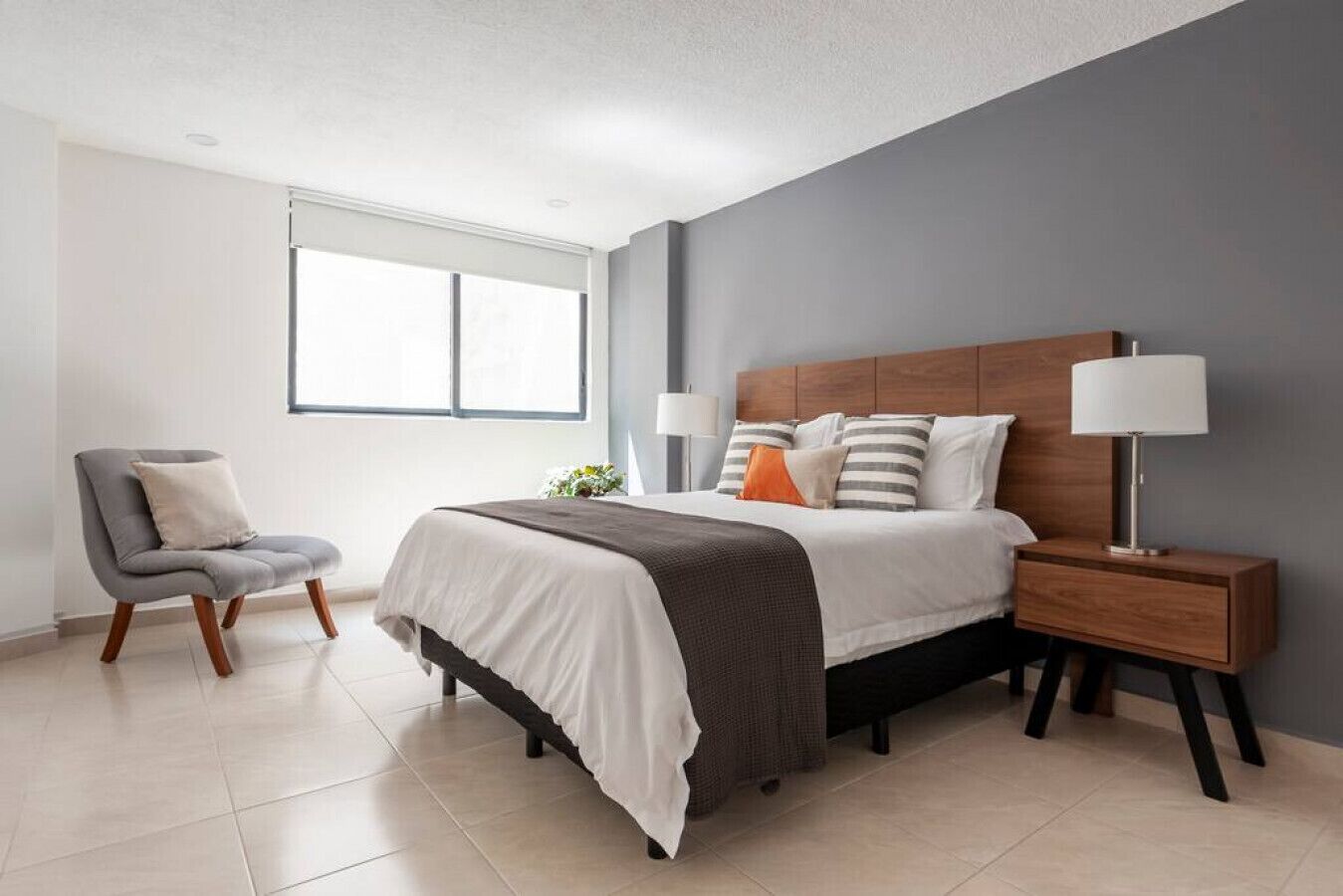 3 bedrooms, desk, iron/ironing board, travel cot