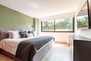 2 bedrooms, desk, iron/ironing board, free WiFi