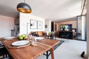 Smart-tv och en stereo