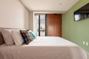 1 chambre, bureau, fer et planche à repasser, Wi-Fi gratuit