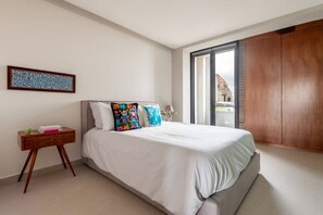 1 habitación, escritorio, tabla de planchar con plancha y wifi gratis 