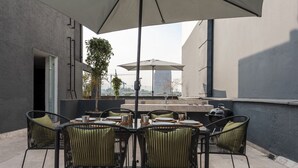 Outdoor dining - Bright Luxurious 2 BDR Flat at Corner Condesa (Ciudad de México)