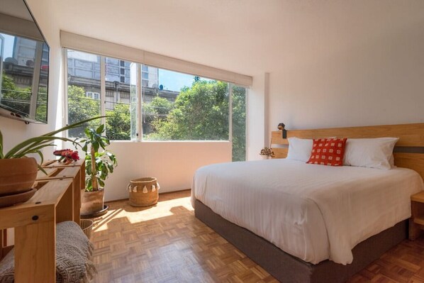 1 Schlafzimmer, Schreibtisch, Bügeleisen/Bügelbrett, Reisekinderbett