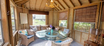 Beautiful All Season Cottage on Remi Lake