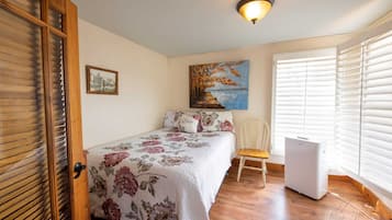 3 bedrooms, free WiFi, bed sheets, wheelchair access