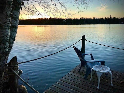 Beautiful All Season Cottage on Remi Lake