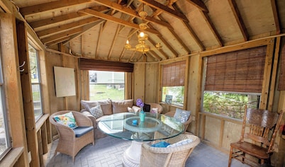 Beautiful All Season Cottage on Remi Lake