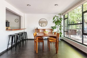 Dining - Condesa Comfort w/Shared Terrace & Close to Parks (Ciudad de México)