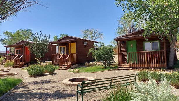 Exterior - Cabin 3 - The-Hole-in-the-Rock - Dry Camping Cabin (Escalante)
