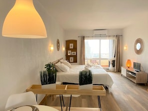 Wifi gratis y ropa de cama