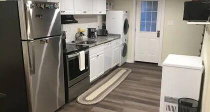 Cozy 1 bedroom suite with jet tub near US capitol!