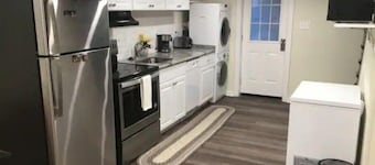 Cozy 1 bedroom suite with jet tub near US capitol!