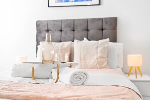 2 soverom, strykejern/-brett, wi-fi (inkludert) og sengetøy