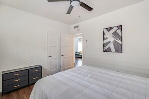 2 bedrooms, iron/ironing board, free WiFi, bed sheets