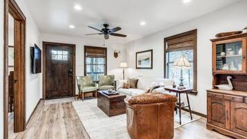 TV, Netflix, Hulu, streaming services