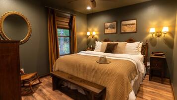 2 sovrum, skrivbord, mörkläggningsgardiner och strykjärn/strykbräda