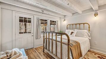 2 soverom, strykejern/-brett, wi-fi og sengetøy