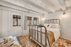 2 soverom, strykejern/-brett, wi-fi og sengetøy