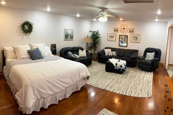 1 habitación, tabla de planchar con plancha, wifi y ropa de cama 