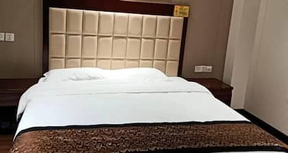 Yaxuan Hotel