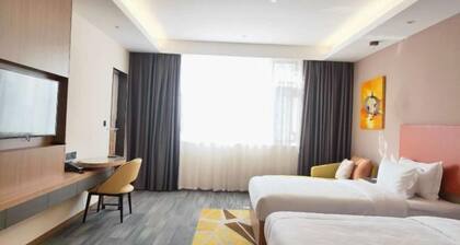 Zhengzhong Holiday Hotel