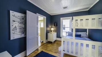 4 quartos, ferros/tábuas de passar roupa, Wi-Fi, roupa de cama